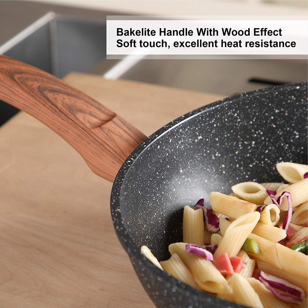 Saucepan with tempered glass lid